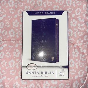 Biblia Reina Valera 1960 Tamaño grande, letra grande piel morada con cremallera